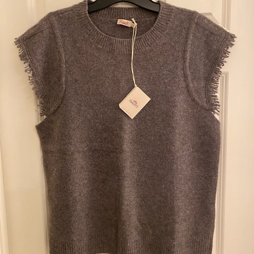 Faherty grey short sleeve  sweater